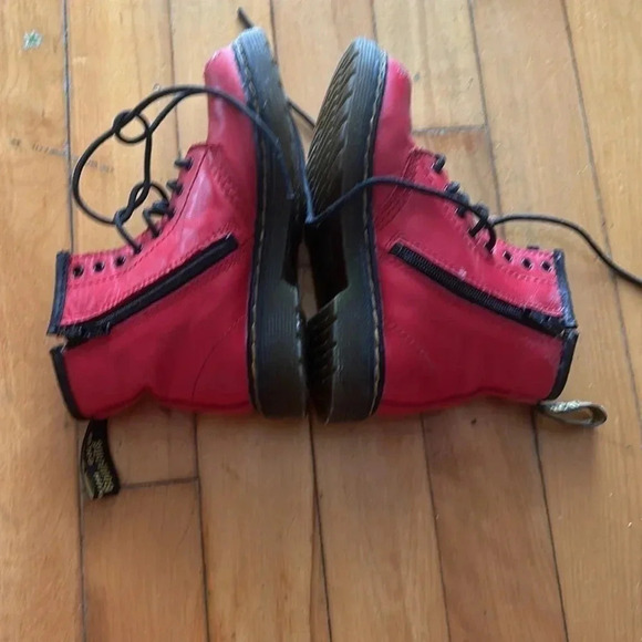 Red  Dr Martens boots - Picture 4 of 6